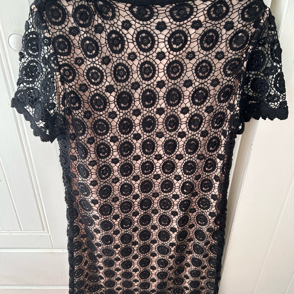 NWT FRENCH CONNECTION Black Lace Circle Pattern Mini Dress w/Full Pink Lining - Picture 9 of 12